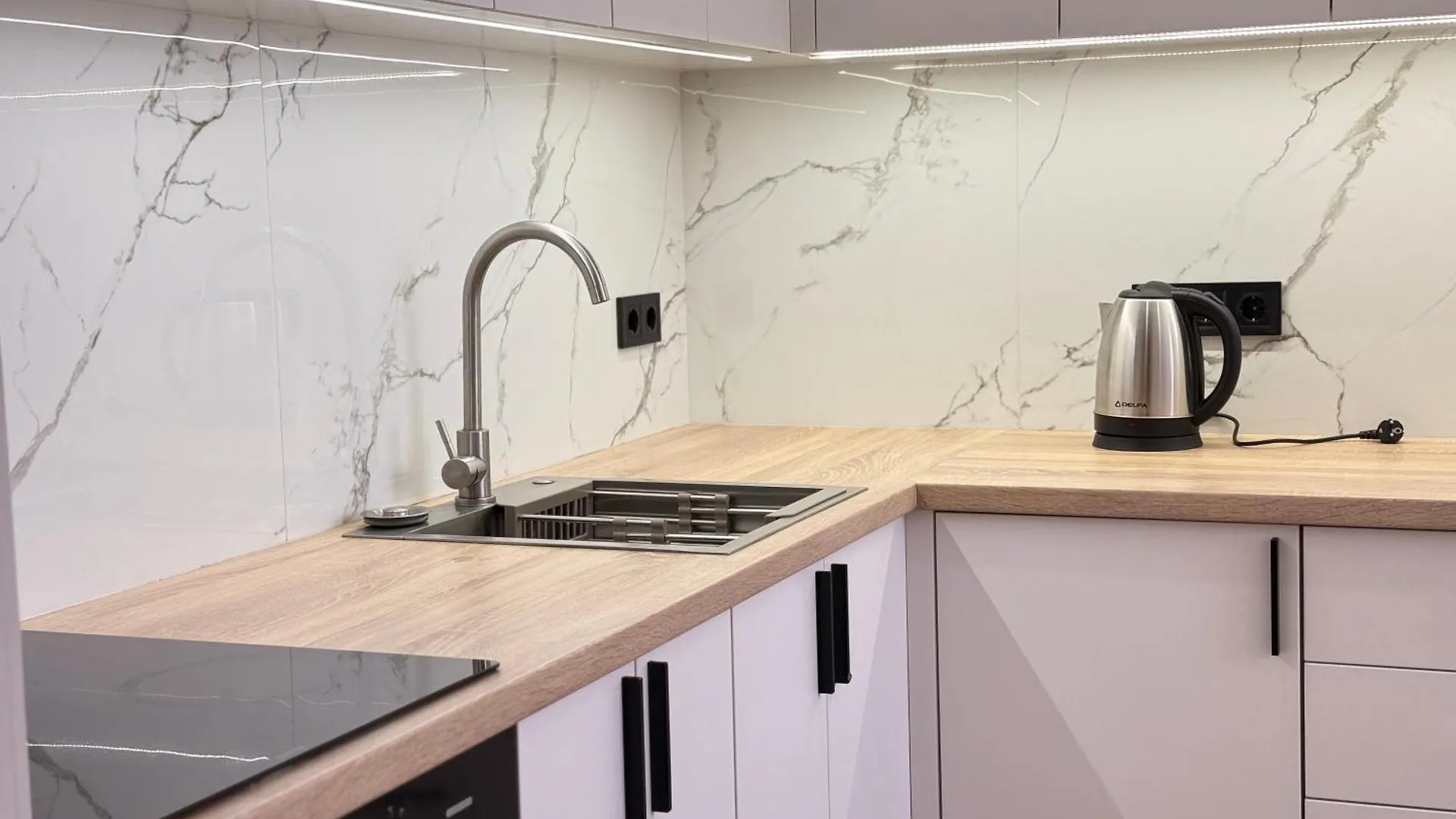 New Business-Class Apartment In Kyiv City Center