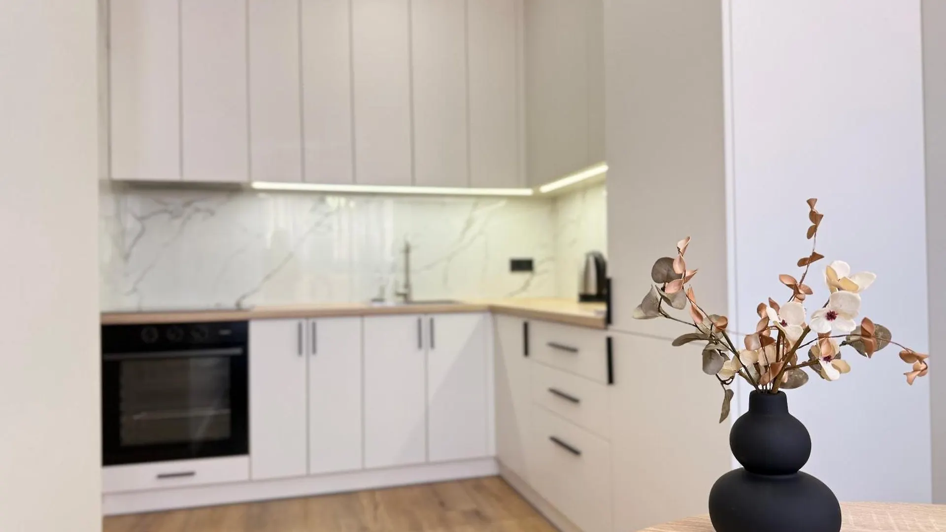 New Business-Class Apartment In Kyiv City Center