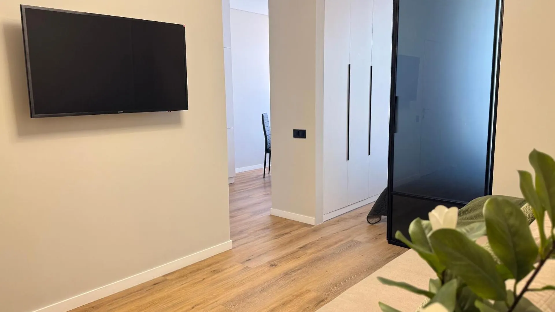 New Business-Class Apartment In Kyiv City Center