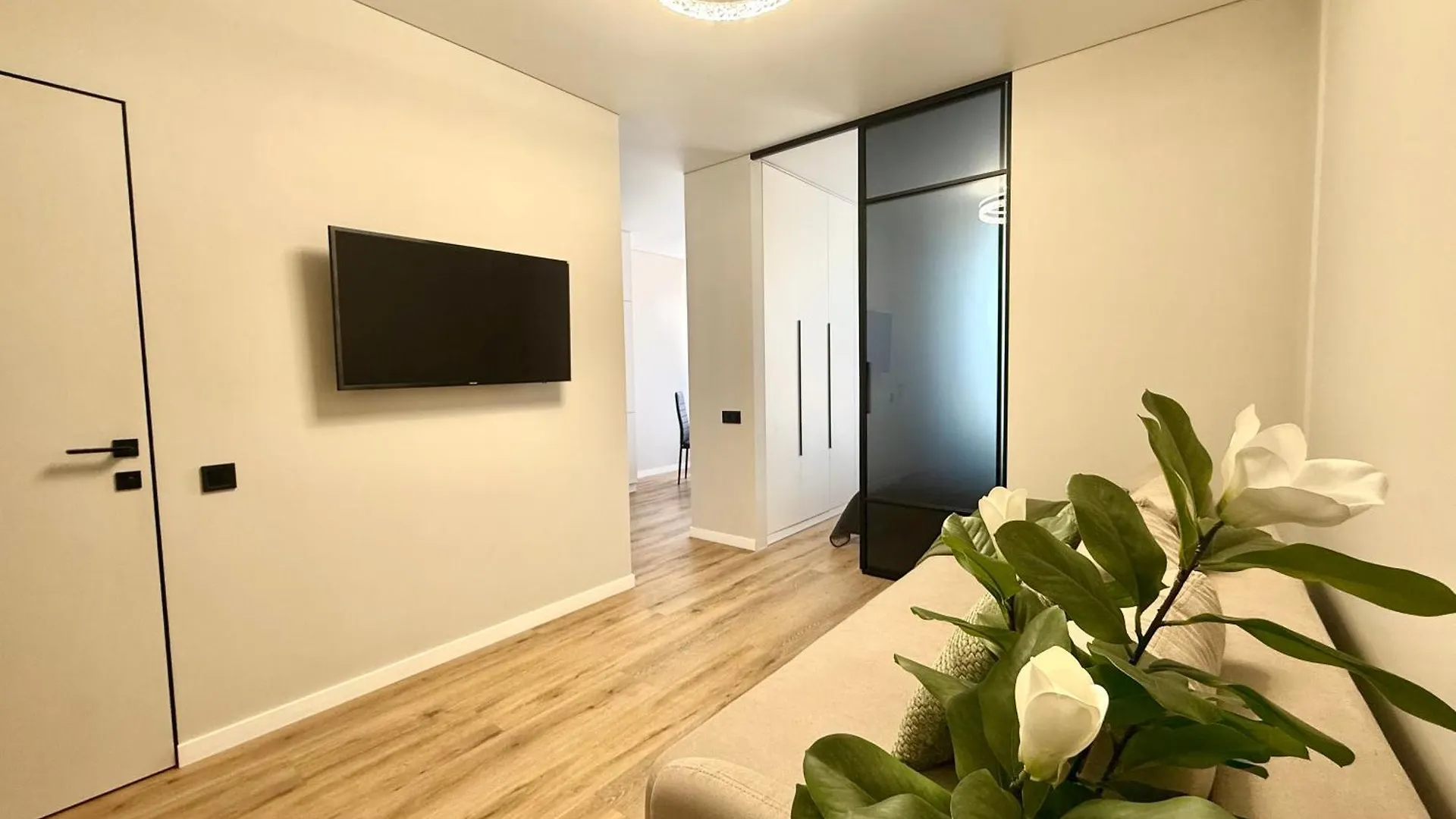New Business-Class Apartment In Kyiv City Center