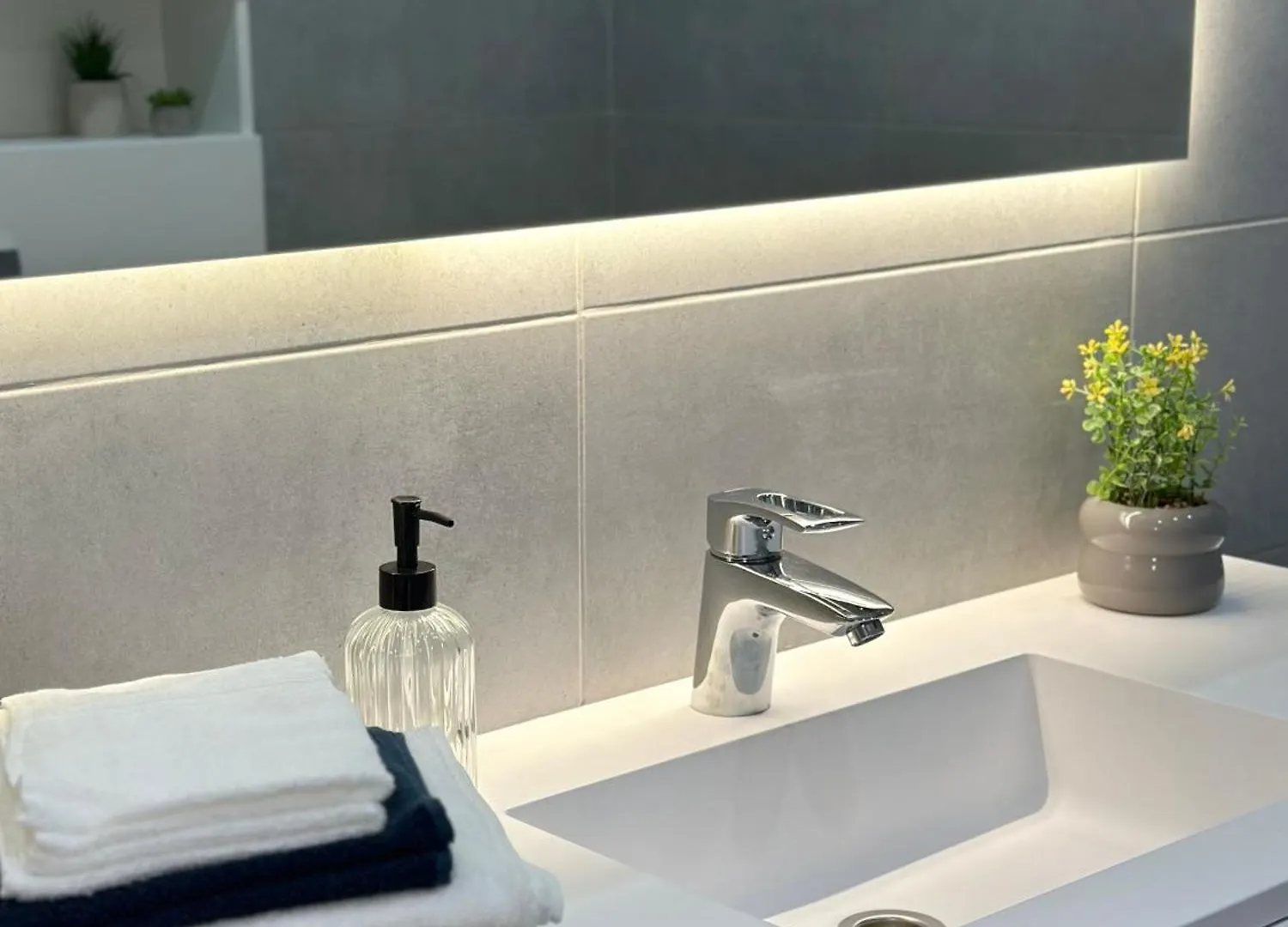 New Business-Class Apartment In Kyiv City Center
